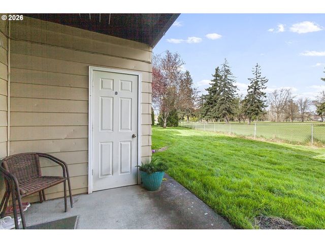 1322 Ne HOGAN Dr, Gresham, OR 97030