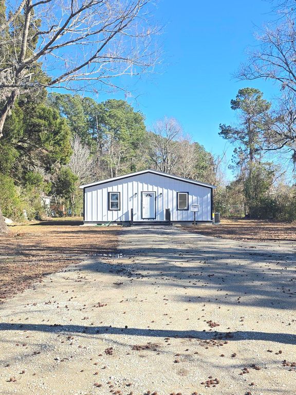 107 Dennis Drive, Goose Creek, SC 29445