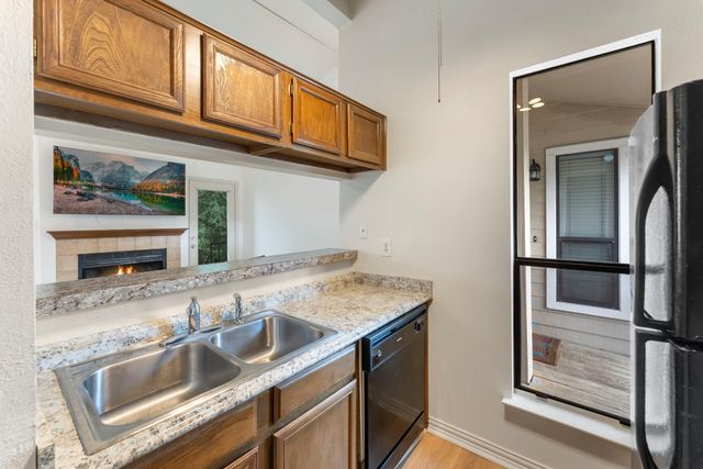 3500 Tangle Brush Drive 139, The Woodlands, TX 77381