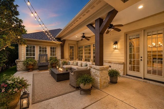 2201 Austin Waters, Carrollton, TX 75010