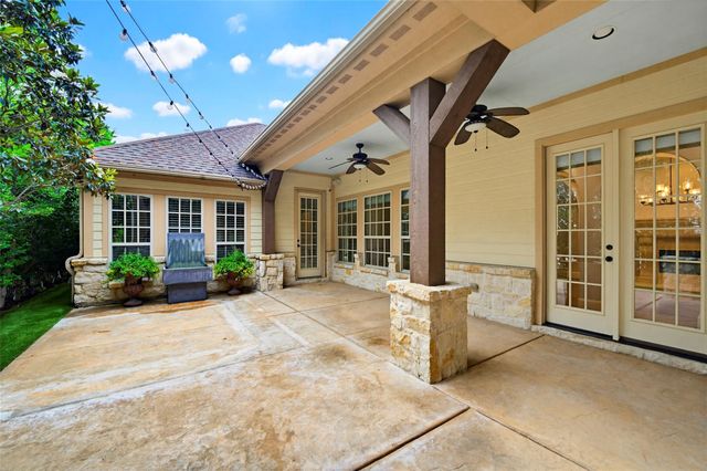 2201 Austin Waters, Carrollton, TX 75010