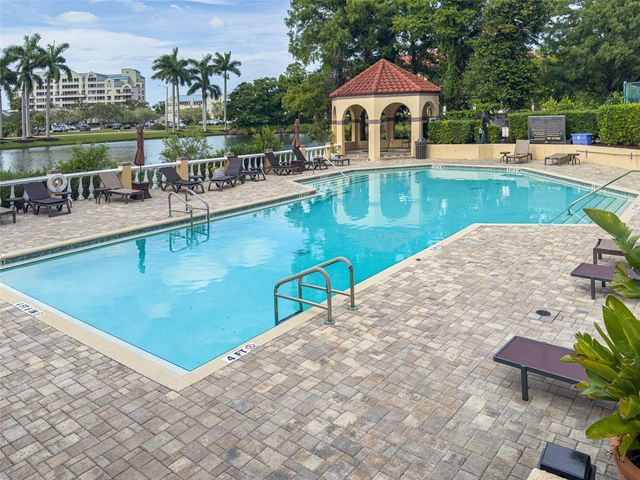 2400 FEATHER SOUND DRIVE 914, Clearwater, FL 33762