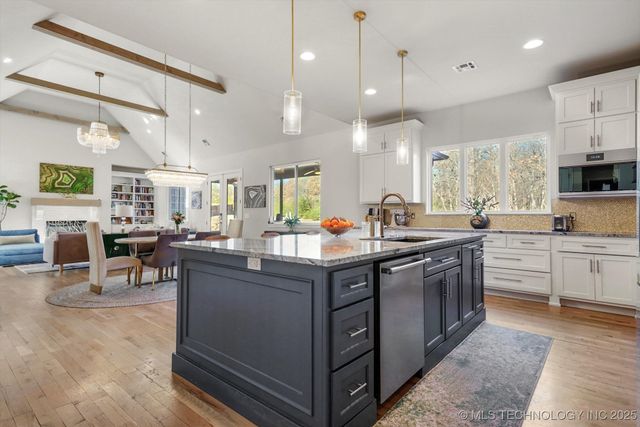 4861 W 77th Court S, Tulsa, OK 74132