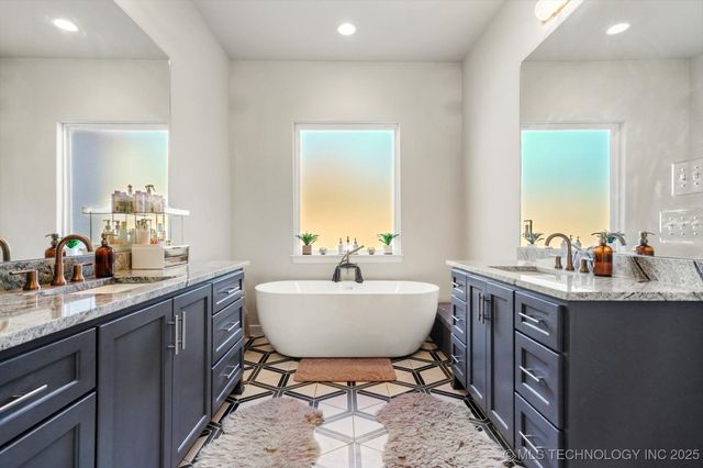 4861 W 77th Court S, Tulsa, OK 74132