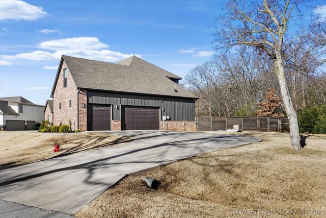 4861 W 77th Court S, Tulsa, OK 74132