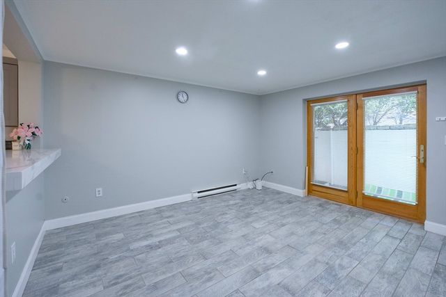 45 Oval Rd 8, Quincy, MA 02170