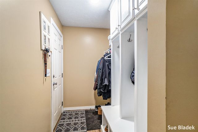 8641 Suntree Drive, Zeeland, MI 49464