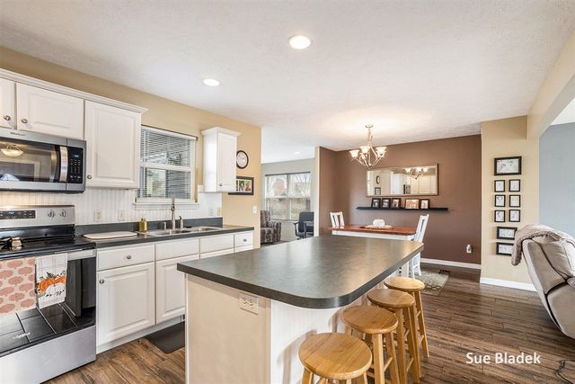 8641 Suntree Drive, Zeeland, MI 49464