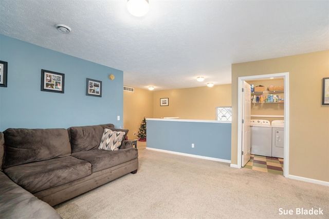 8641 Suntree Drive, Zeeland, MI 49464