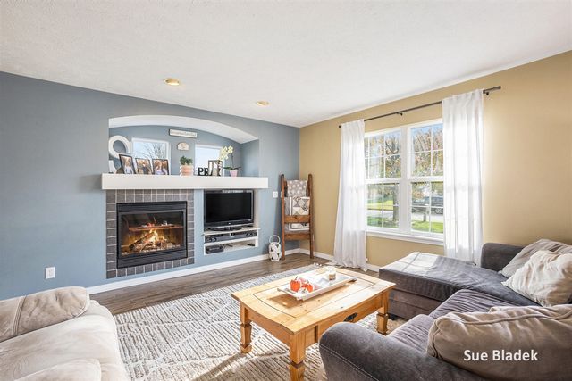 8641 Suntree Drive, Zeeland, MI 49464