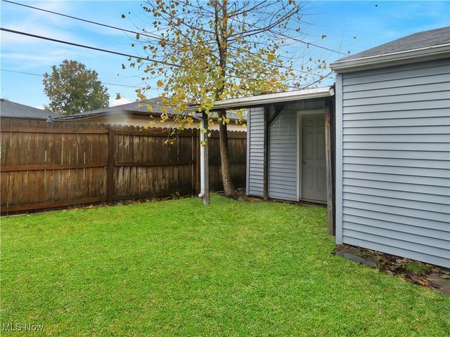 13804 Rockside Road, Garfield Heights, OH 44125