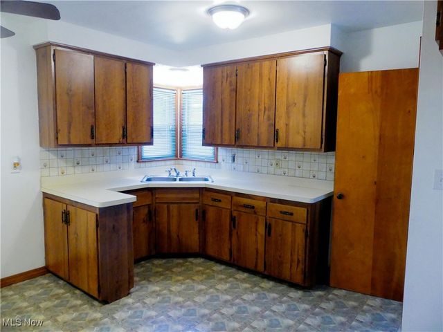 13804 Rockside Road, Garfield Heights, OH 44125