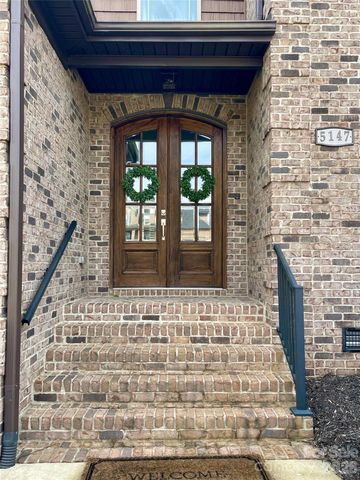 5147 Meadow Park Lane, Hickory, NC 28602