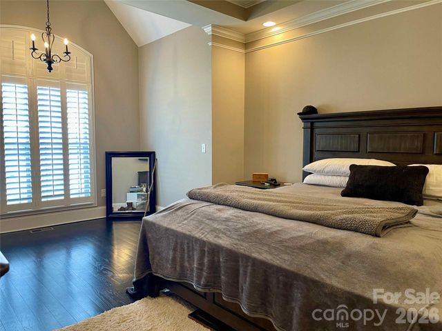 5147 Meadow Park Lane, Hickory, NC 28602