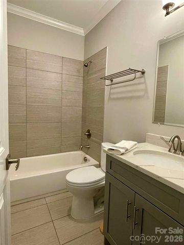 5147 Meadow Park Lane, Hickory, NC 28602