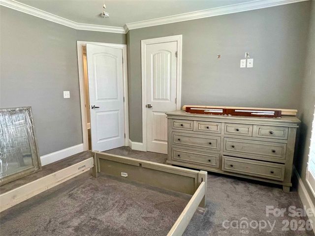 5147 Meadow Park Lane, Hickory, NC 28602