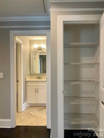 5147 Meadow Park Lane, Hickory, NC 28602