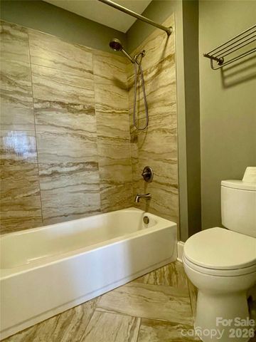 5147 Meadow Park Lane, Hickory, NC 28602