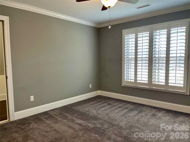 5147 Meadow Park Lane, Hickory, NC 28602