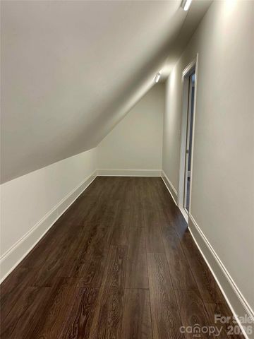 5147 Meadow Park Lane, Hickory, NC 28602