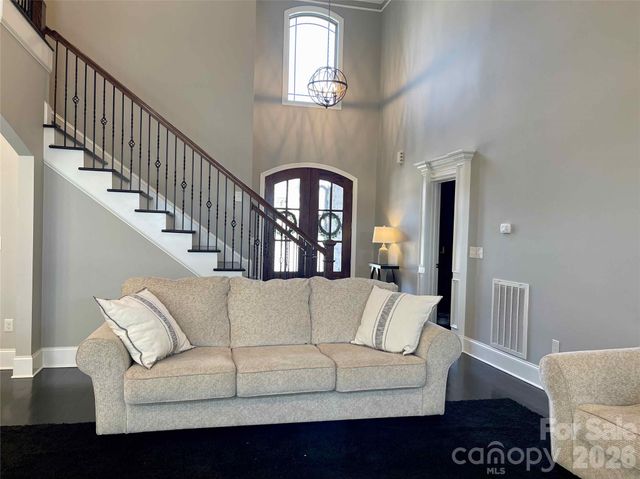 5147 Meadow Park Lane, Hickory, NC 28602