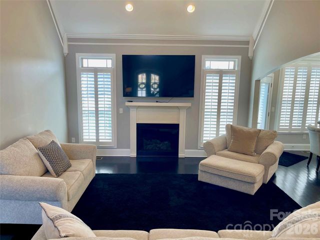 5147 Meadow Park Lane, Hickory, NC 28602