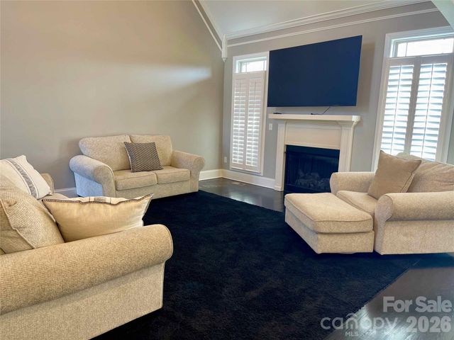 5147 Meadow Park Lane, Hickory, NC 28602