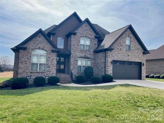 5147 Meadow Park Lane, Hickory, NC 28602