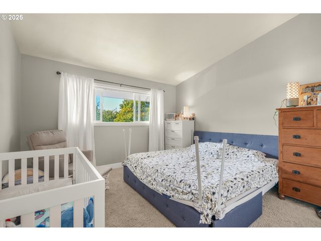 10090 Sw BEAVERTON HILLSDALE Hwy 13, Beaverton, OR 97005