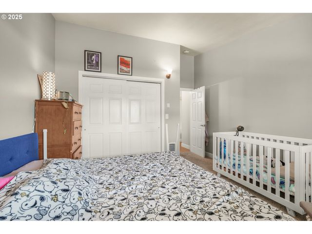 10090 Sw BEAVERTON HILLSDALE Hwy 13, Beaverton, OR 97005