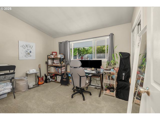 10090 Sw BEAVERTON HILLSDALE Hwy 13, Beaverton, OR 97005