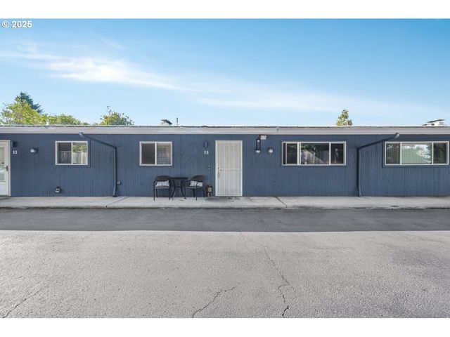 10090 Sw BEAVERTON HILLSDALE Hwy 13, Beaverton, OR 97005