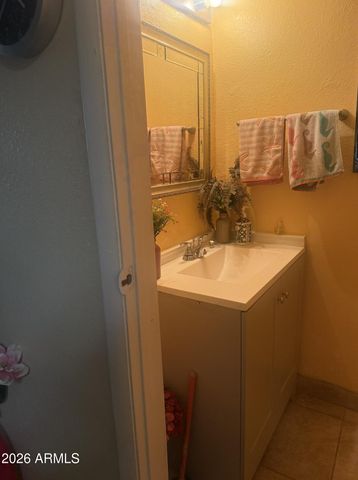 2423 E TRACY Lane 3, Phoenix, AZ 85032