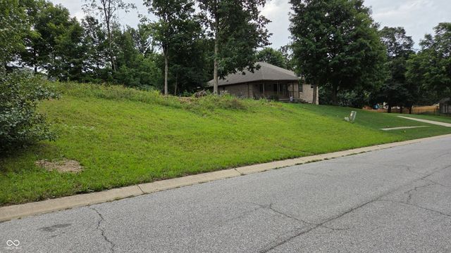 925 Classon Lane, Beech Grove, IN 46107