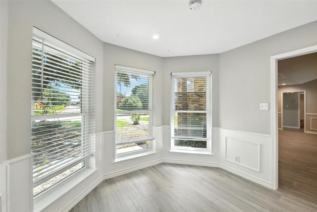 315 Woodlawn Street, Krum, TX 76249