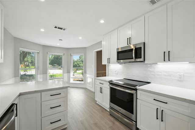 315 Woodlawn Street, Krum, TX 76249
