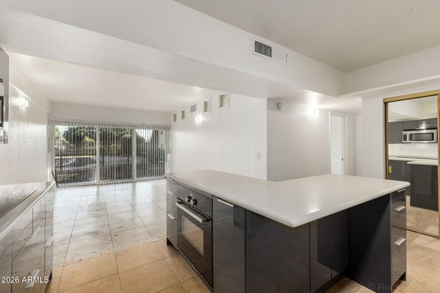 351 E THOMAS Road D104, Phoenix, AZ 85012