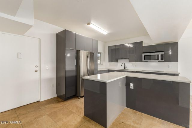 351 E THOMAS Road D104, Phoenix, AZ 85012