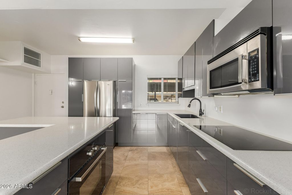 351 E THOMAS Road D104, Phoenix, AZ 85012