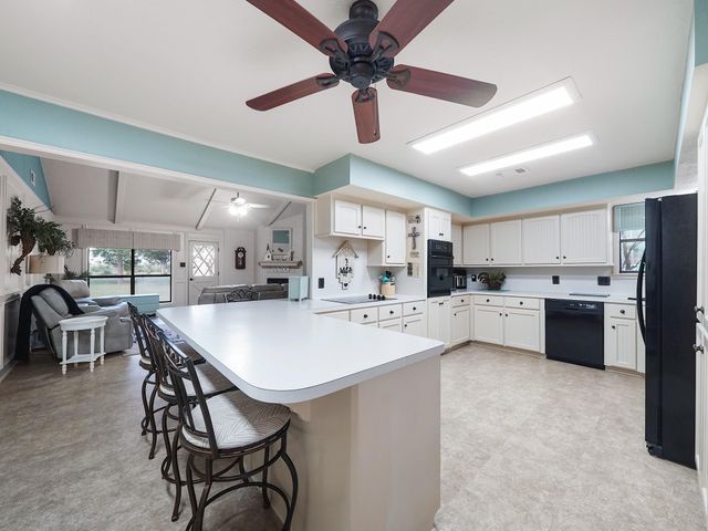 2022 Skrivanek Road, Sealy, TX 77474