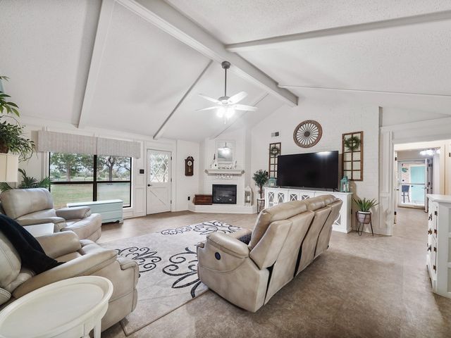 2022 Skrivanek Road, Sealy, TX 77474