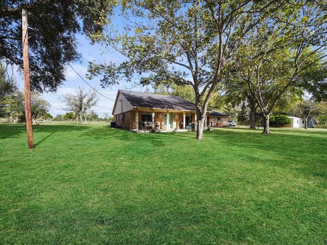 2022 Skrivanek Road, Sealy, TX 77474