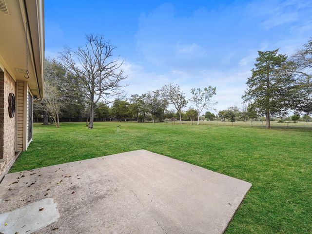 2022 Skrivanek Road, Sealy, TX 77474