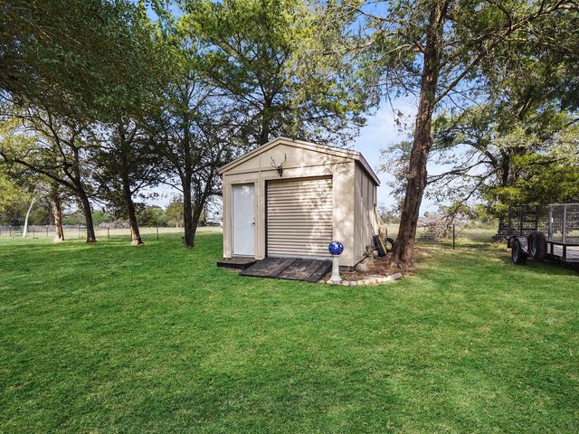 2022 Skrivanek Road, Sealy, TX 77474