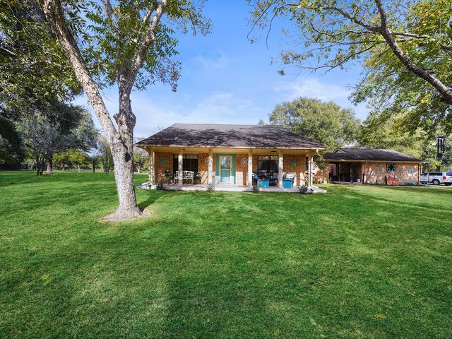 2022 Skrivanek Road, Sealy, TX 77474