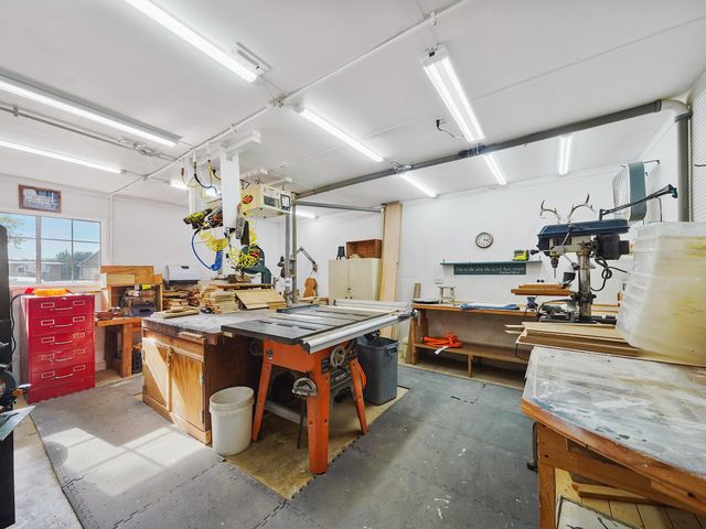 2022 Skrivanek Road, Sealy, TX 77474