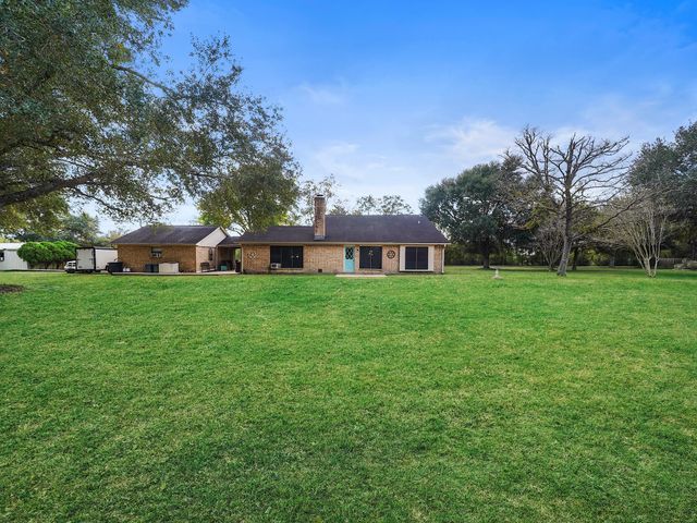 2022 Skrivanek Road, Sealy, TX 77474