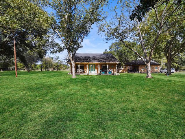 2022 Skrivanek Road, Sealy, TX 77474