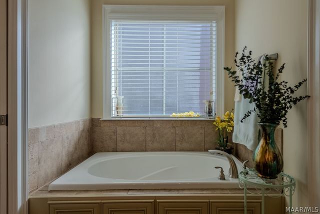 28 SPANIEL Lane, Pike Road, AL 36064