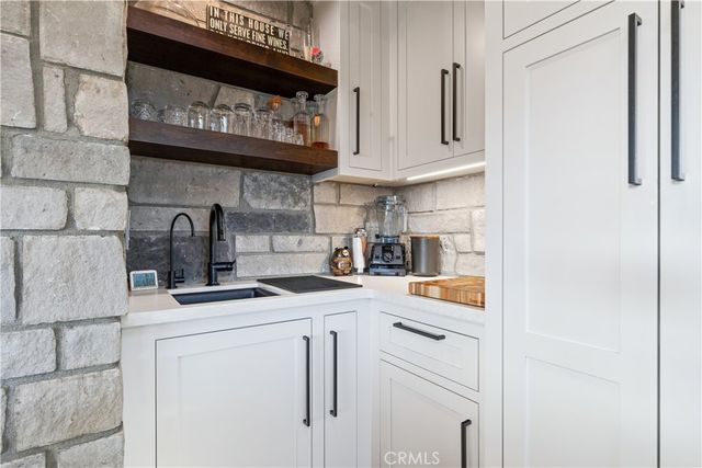 8214 Bass Point Road, Bradley, CA 93426